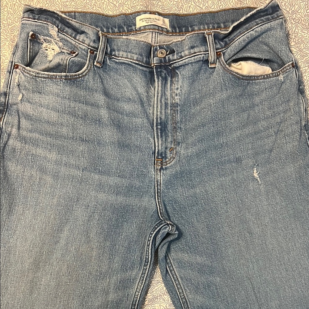 Abercrombie & Fitch the 90s relaxed high rise Jean - Picture 2 of 5